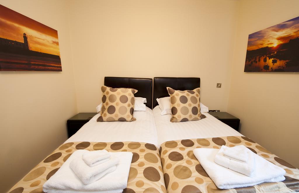 Harbourside Apartments With Private Parking Scarborough Room photo